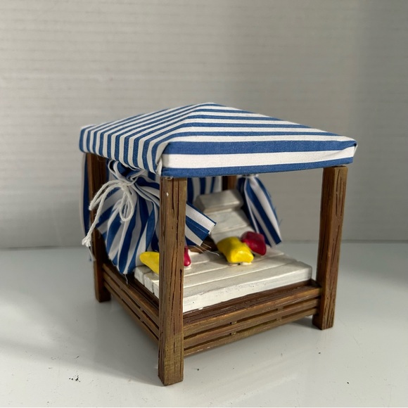 TINY TREASURES POOL-RIFFIC STRUCTURE - Picture 2 of 9